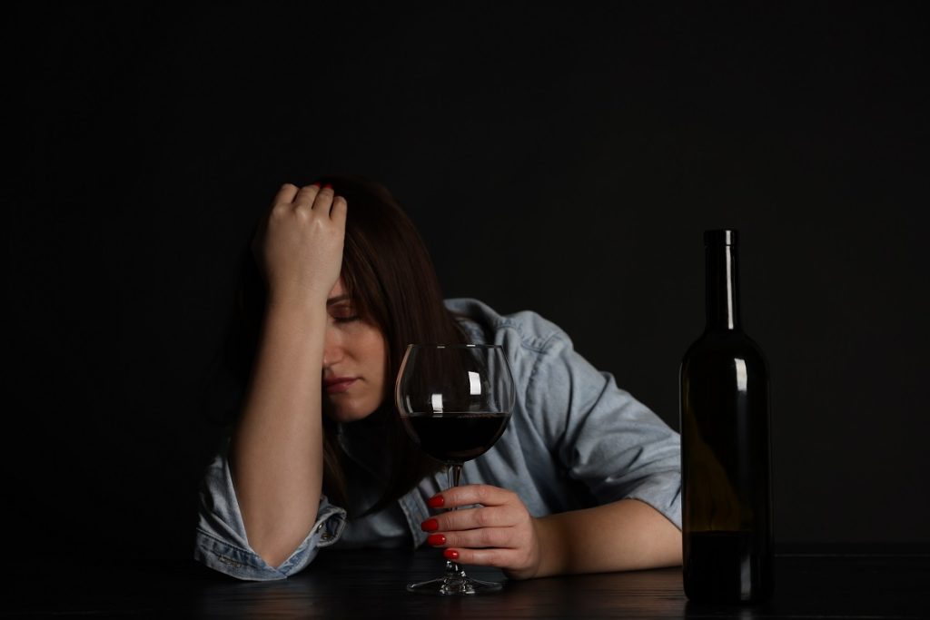 Objawy zespołu odstawienia alkoholu – jak długo trwają?